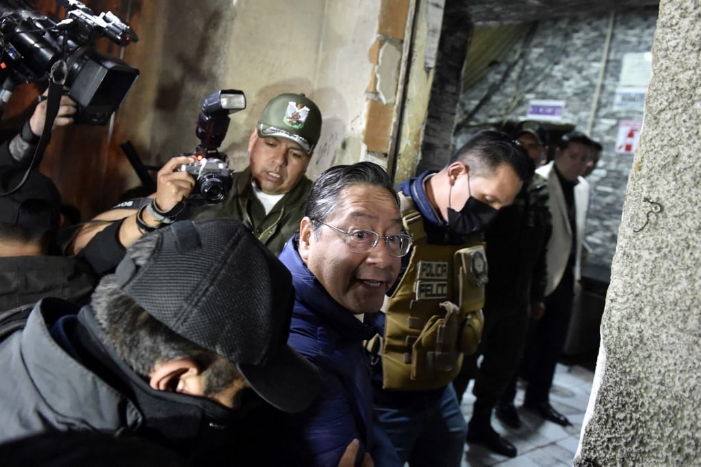 El exjefe de Estado también sostuvo que su arresto hace dos días fue "ilegal" y relató que el día de su detención fue interceptado por "encapuchados" en un barrio céntrico de La Paz. Foto: Jorge BERNAL / AFP