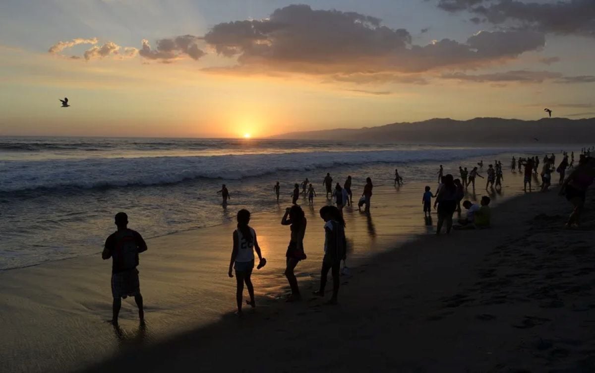 El calentamiento de las aguas del Pacífico tropical marca el inicio oficial del fenómeno El Niño, según la NOAA. Foto: EFE.