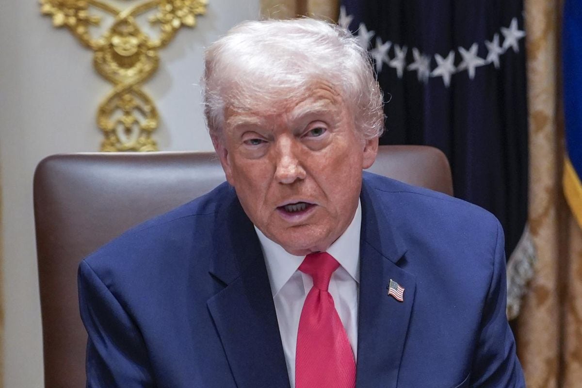 El presidente de EE.UU. agregó que él será el encargado de controlar el dinero de la venta del petróleo en el mercado local. Foto: EFE/EPA/YURI GRIPAS / POOL