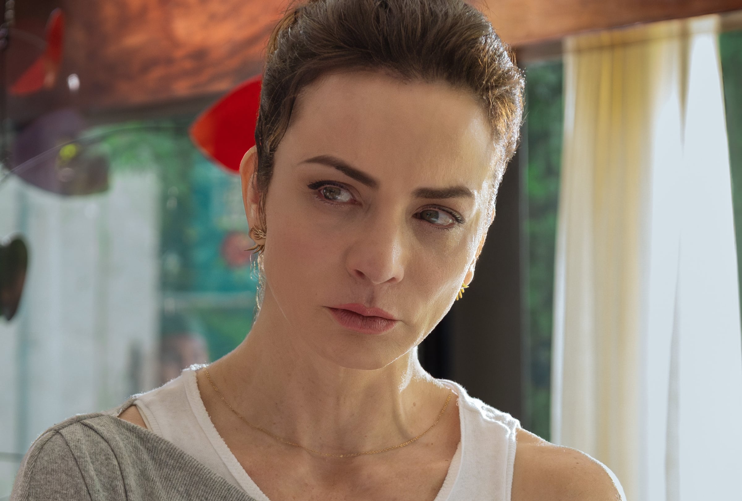 Silvia Navarro como Maca en una escena de la serie mexicana "El otro padre" (Foto: Netflix)