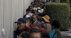 “Una desgracia”: Bolivia sufre crisis de billetes tras caída de avión con US$ 62 millones