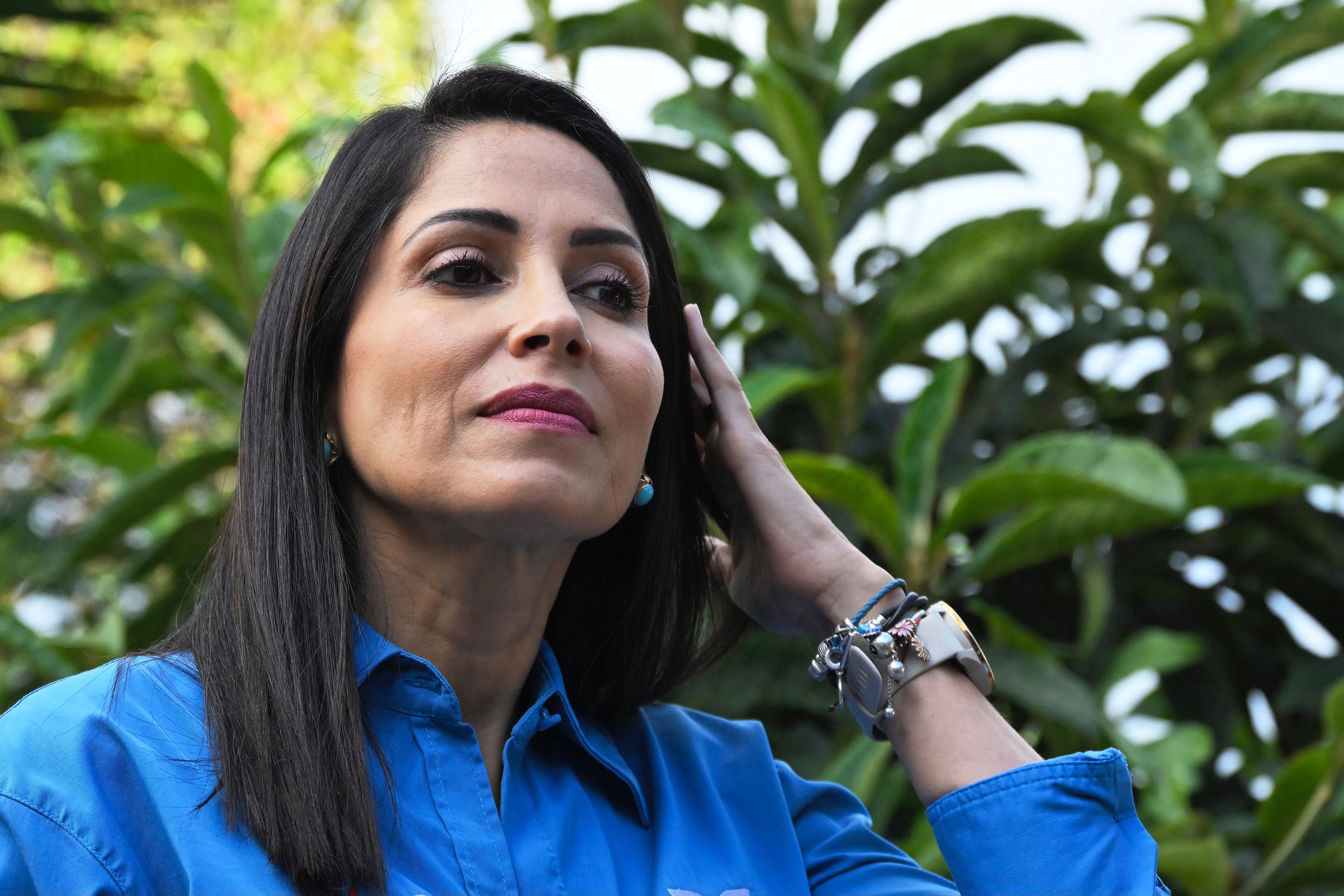 La candidata presidencial ecuatoriana por el partido Movimiento Revolución Ciudadana, Luisa González. (Foto de Rodrigo BUENDIA / AFP)