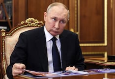 Ataque de Ucrania genera incendio en otra refinería rusa; Putin admite escasez de combustible