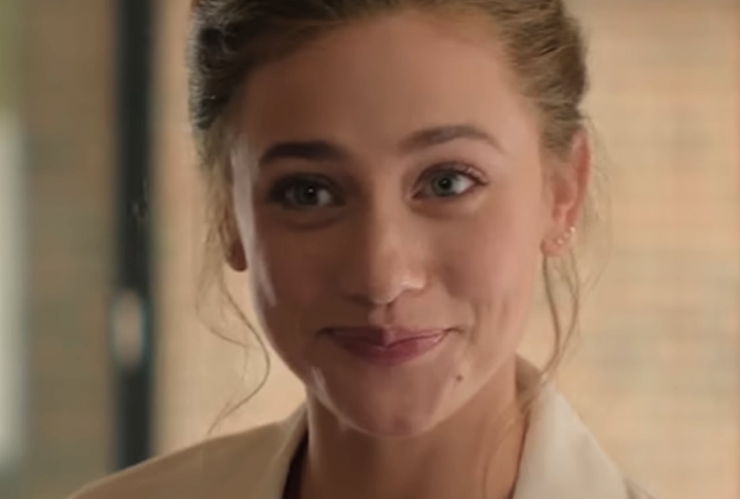 La actriz estadounidense Lili Reinhart interpretando a Olive Smith en la película "La hipótesis del amor" (Foto: Amazon MGM Studios / Bisous Pictures / MRC Film)