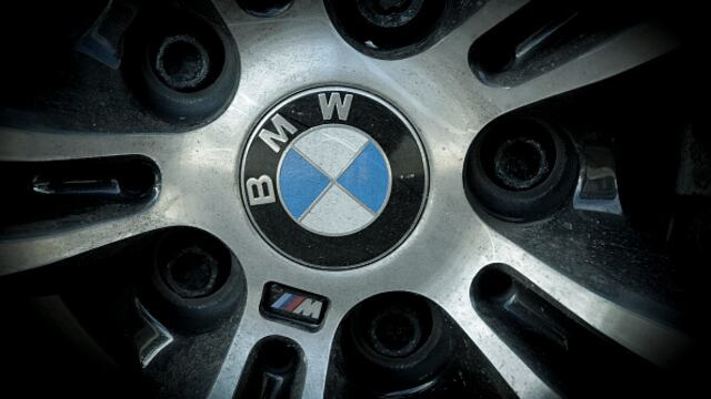 BMW y VW advierten sobre escasez de componentes de Ucrania para fabricar vehículos en Europa