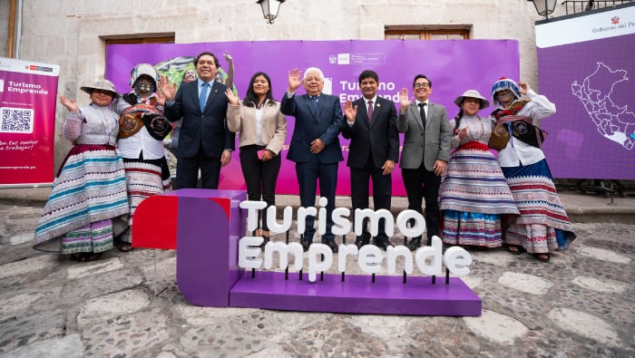 El ministro de Comercio Exterior y Turismo, Berthin Gómez, lanzó en Arequipa el Concurso Público 2026-II “Turismo Emprende”. Foto: MINCETUR.