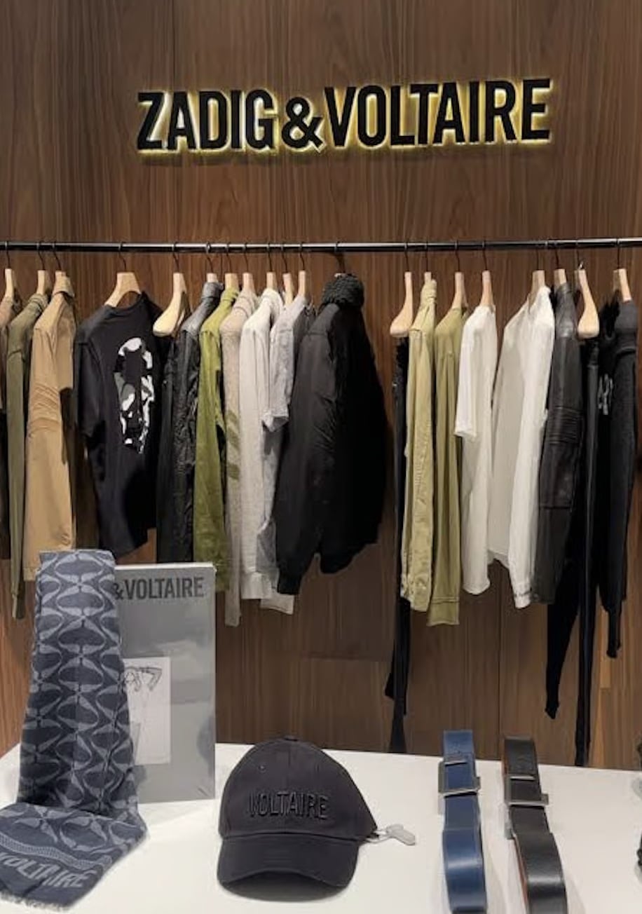 El establecimiento ofrece el portafolio completo de la marca, que incluye prêt-à-porter, calzado, accesorios y perfumería. (Foto: Fashion Network)