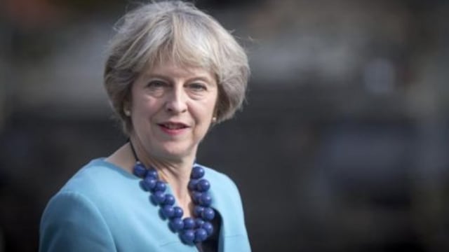 Primera ministra May sufre revés en lucha con legisladores británicos sobre términos Brexit