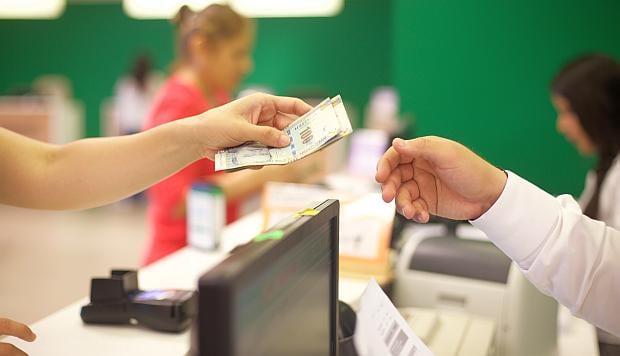 El sistema financiero ya ha advertido que se expondrán a mayores gastos e incluso, hasta denuncias por presunta discriminación. Foto: El Comercio