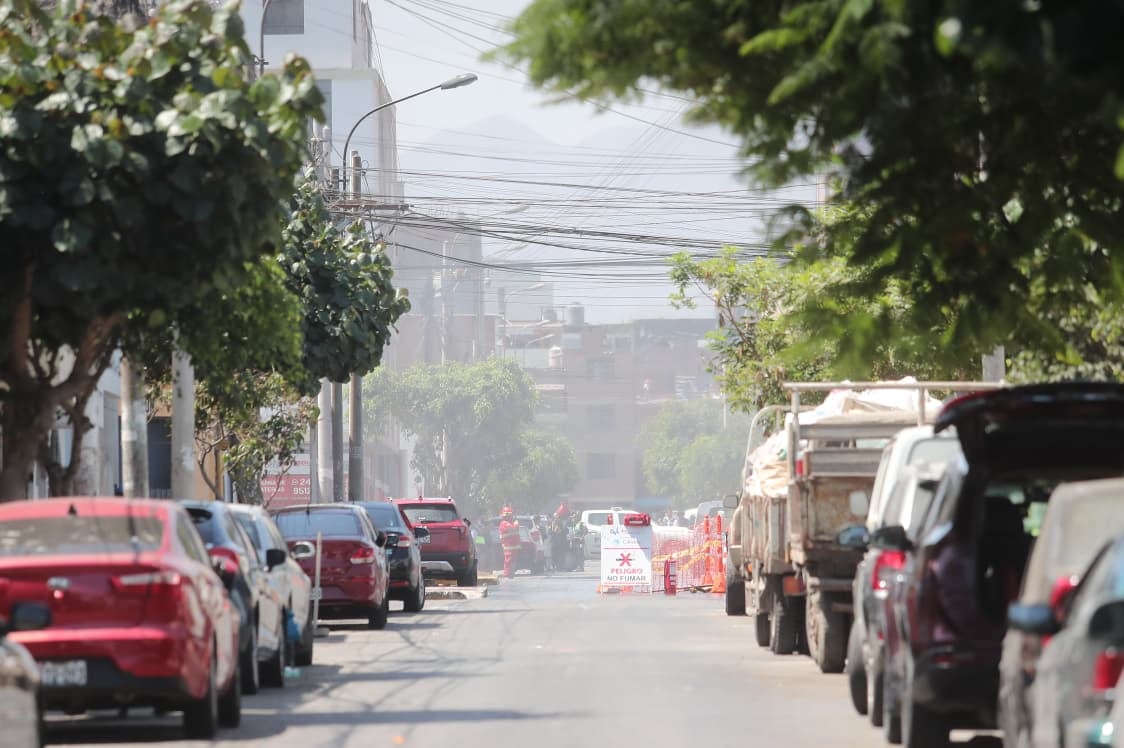 Se reporta fuga de gas cerca del grifo Primax y obras de construcción en la avenida República de Panamá- Foto: Jesús Saucedo @photo.gec