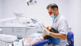Dentistas tendrán nuevo colegio profesional: ahora trabajar hasta los 75 años