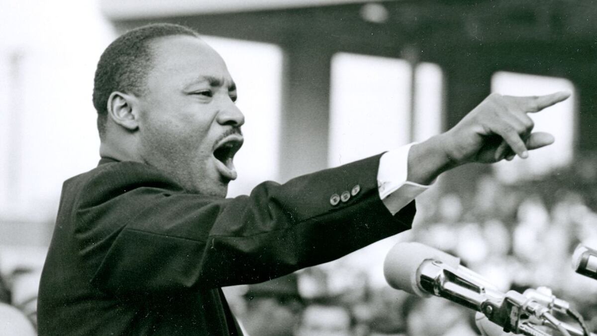 Martin Luther King: “La oscuridad no puede expulsar a la oscuridad; solo la luz puede hacerlo”