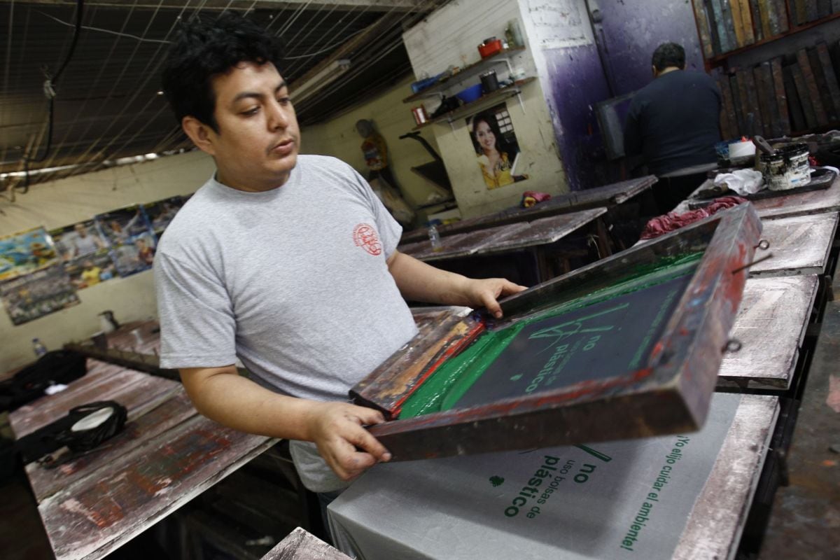 Especialista recomienda que, antes de iniciar un negocio, se evalúe cuál es la forma jurídica y el régimen tributario más adecuados. Foto: Andina/ Referencial.