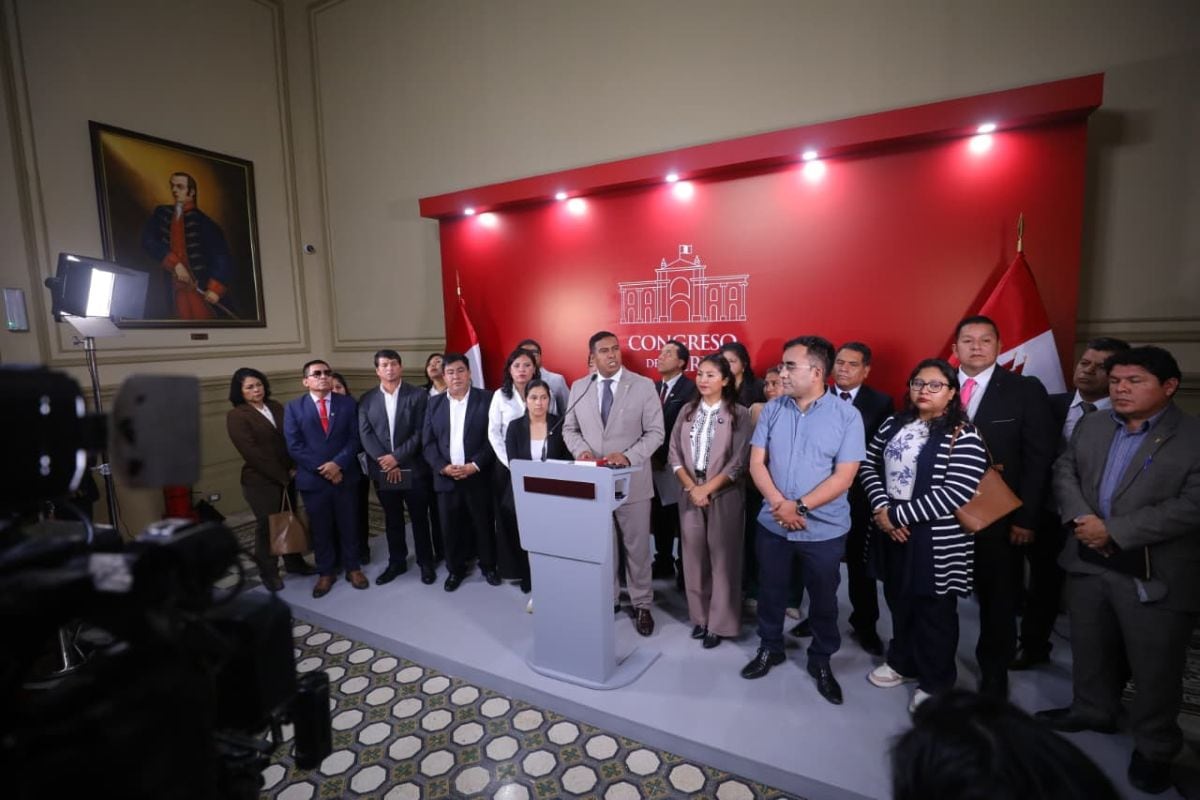 La bancada también cuestionó el alza de combustibles y pidió al Gobierno atender el paro indefinido en Ucayali. Foto: GEC.