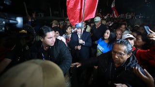 Rafael López Aliaga encabezó marcha hacia sede del JNE