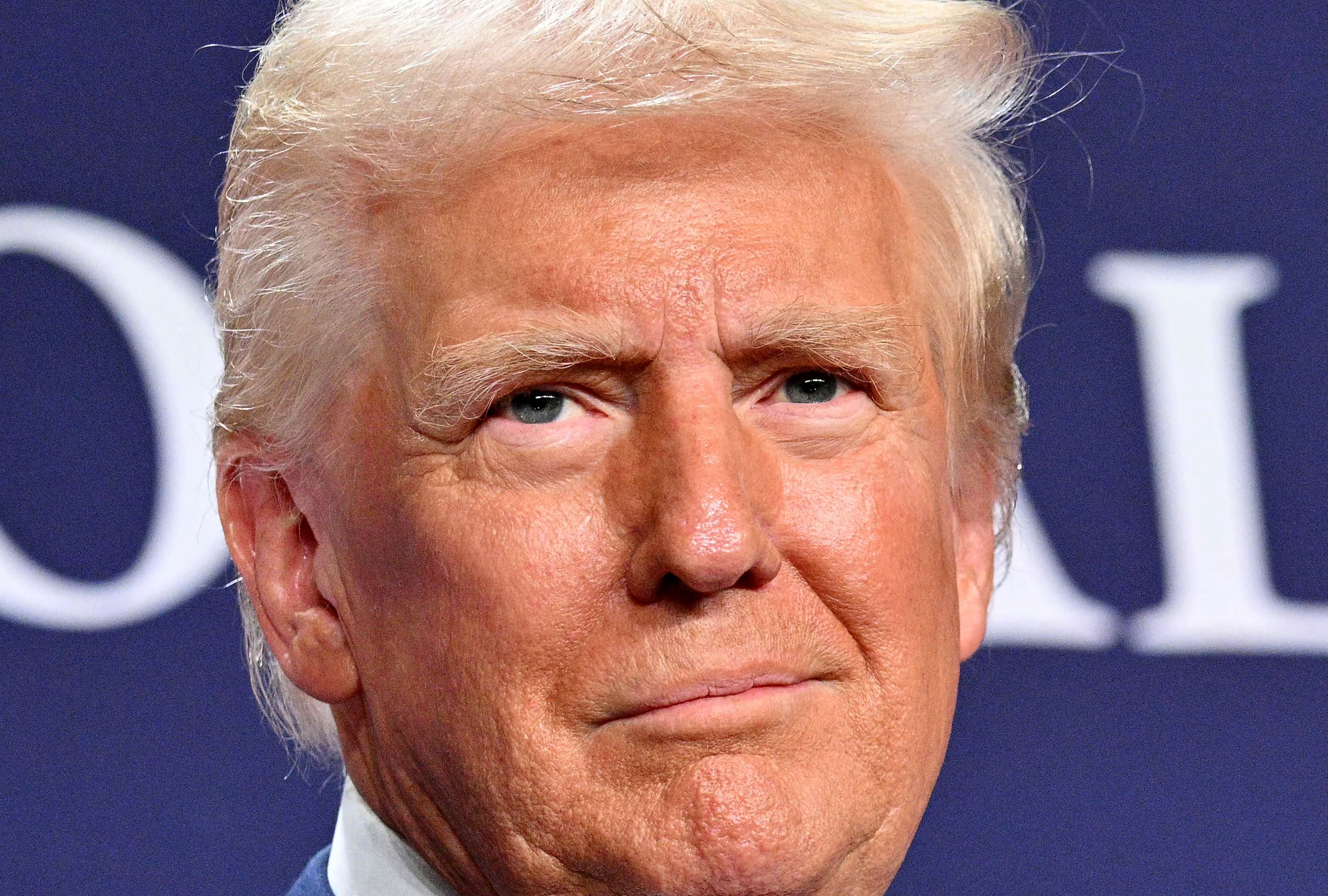 La enmienda 22 de la Constitución de Estados Unidos de América prohíbe un tercer mandato. Sin embargo, hay congresistas republicanos que ya buscan hacer una enmienda a fin de que Donald Trump pueda volver a postular. (Foto: Mandel NGAN / AFP)