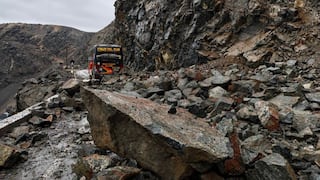 Arequipa: fuertes lluvias generaron desprendimiento de rocas en la Panamericana Sur