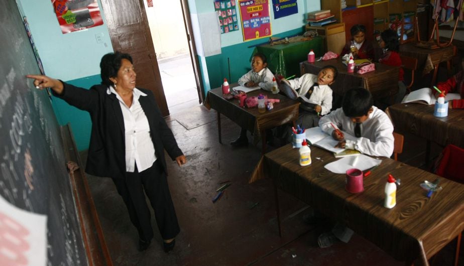 Especialistas en CADE Educación 2026 explican cómo emplear la IA para personalizar el aprendizaje, fortalecer la labor docente y desarrollar pensamiento crítico, en un contexto marcado por bajos resultados en comprensión lectora y matemática que dificultan el desarrollo del estudiante. Foto: GEC / Archivo