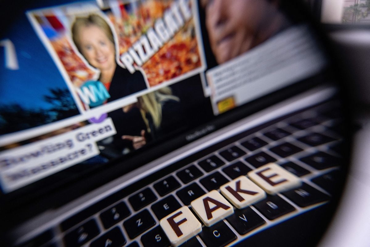 Discurso confrontacional y crisis institucional impactan negativamente en el voto informado. JNE instó a los partidos a respetar la información y evitar las fake news. Foto: SEBASTIEN BOZON