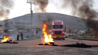 Apurímac: pobladores bloquean corredor minero y exigen presencia de Castillo y Vásquez