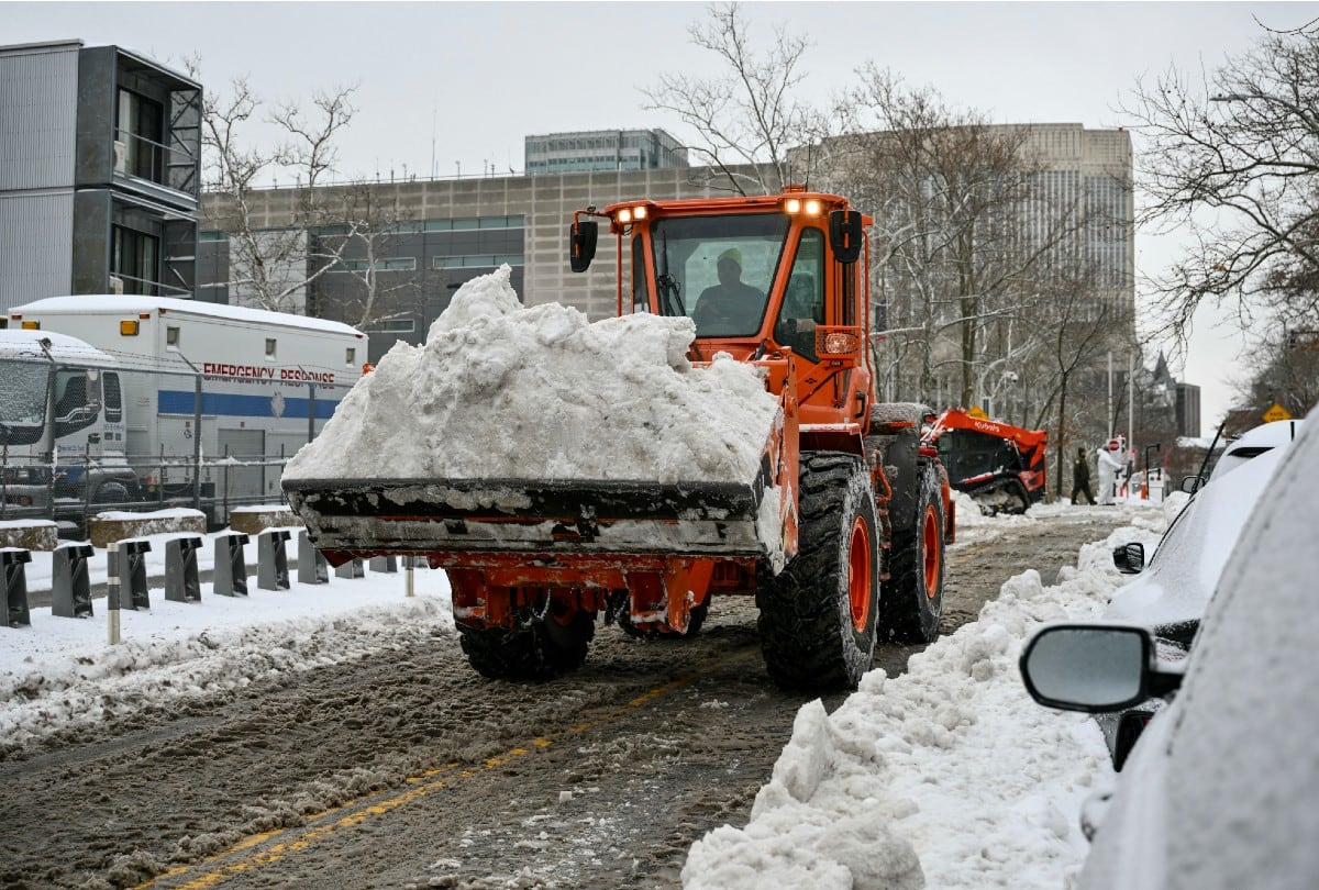Meteorólogos advierten que el ciclón bomba podría intensificar las nevadas en amplias zonas de EE.UU. | Crédito: ANGELA WEISS / AFP