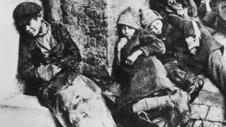 Descubren en Ucrania los restos de miles de víctimas de las purgas comunistas de Stalin