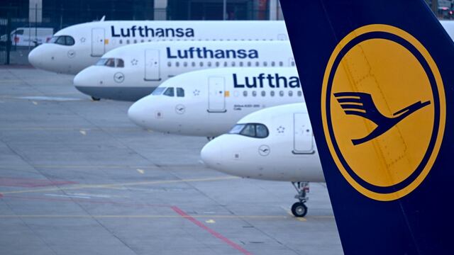 Lufthansa registra pérdidas en primer trimestre y recorta sus previsiones tras huelgas