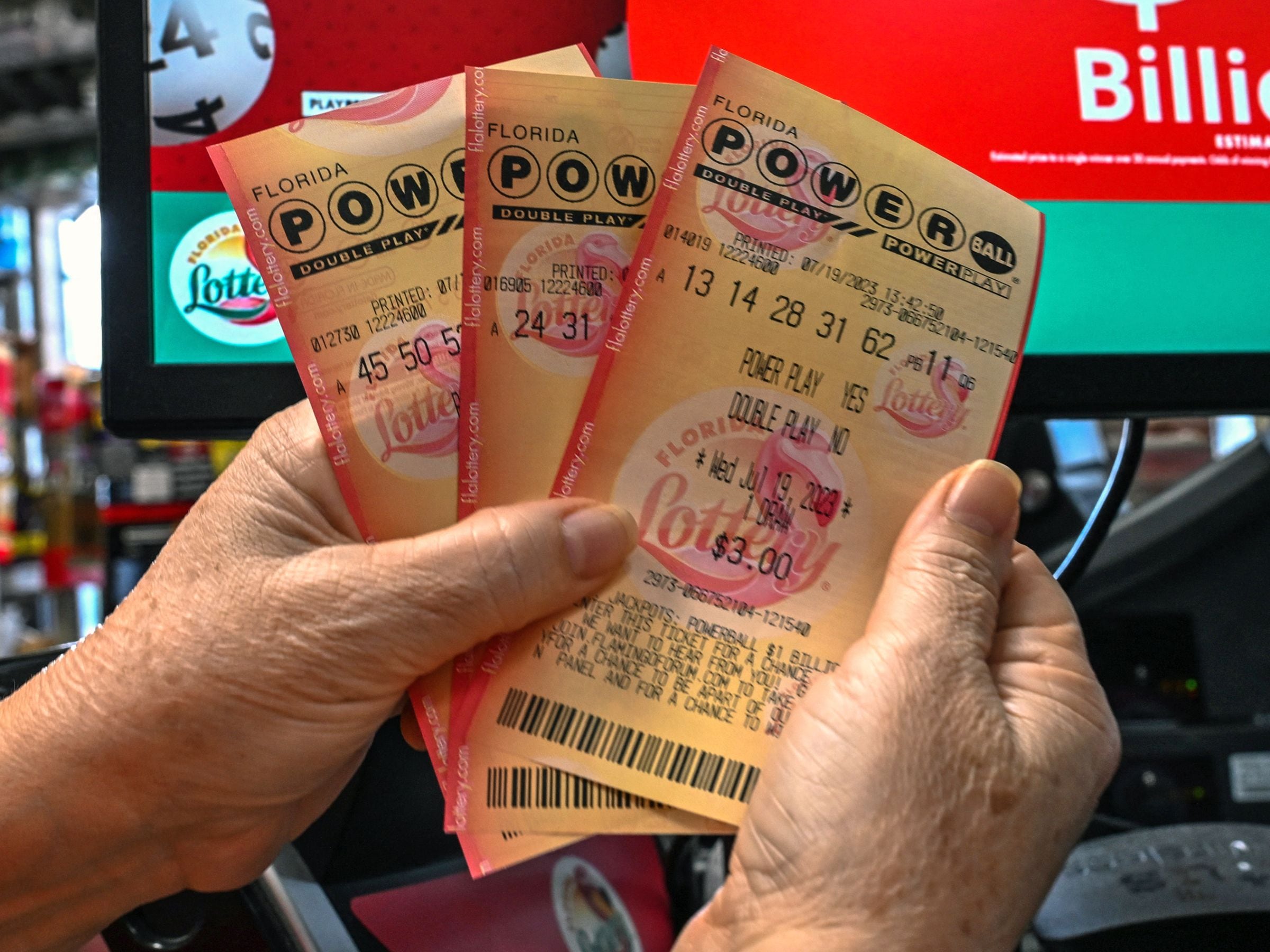 Las fechas de caducidad de los boletos del Powerball suelen variar entre 90 días y un año, dependiendo de la jurisdicción de venta. (Foto: GIORGIO VIERA / AFP)