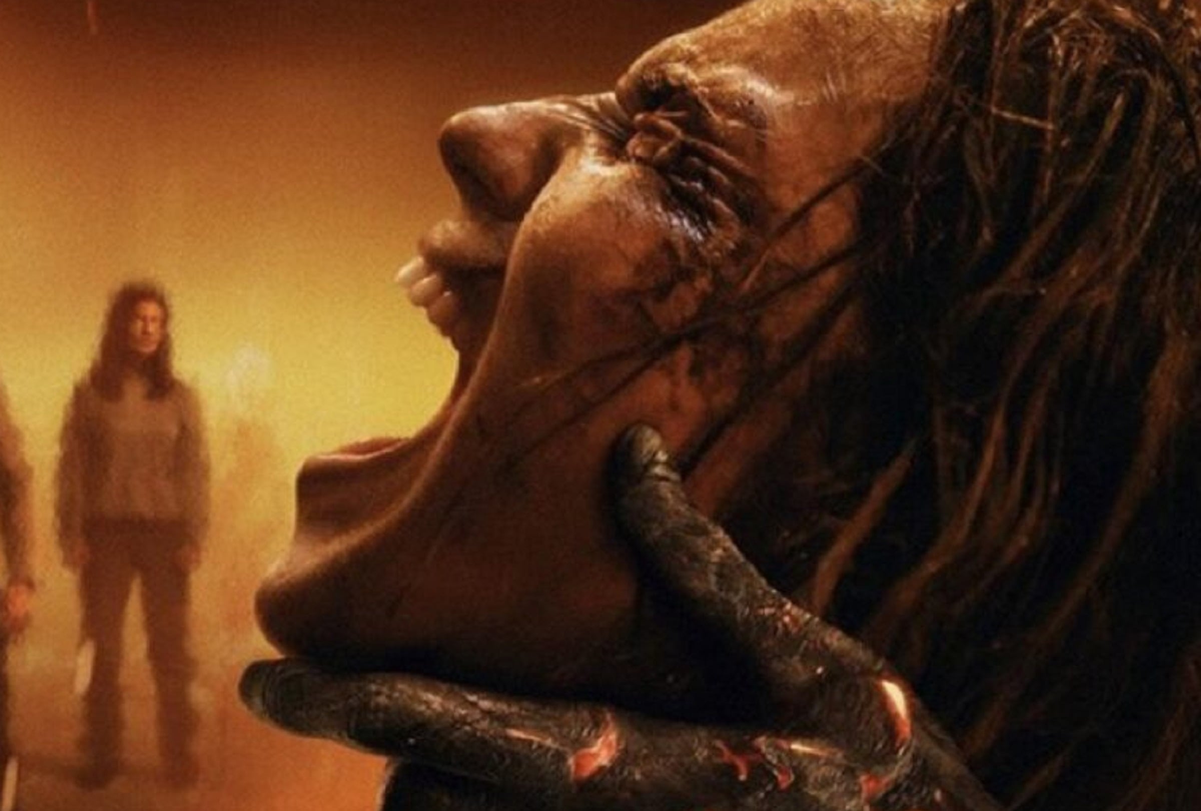Souheila Yacoub asume el rol de Alice, la mujer que perdió a su esposo, en la película de terror sobrenatural "Evil Dead Burn" (Foto: Warner Bros. Pictures)