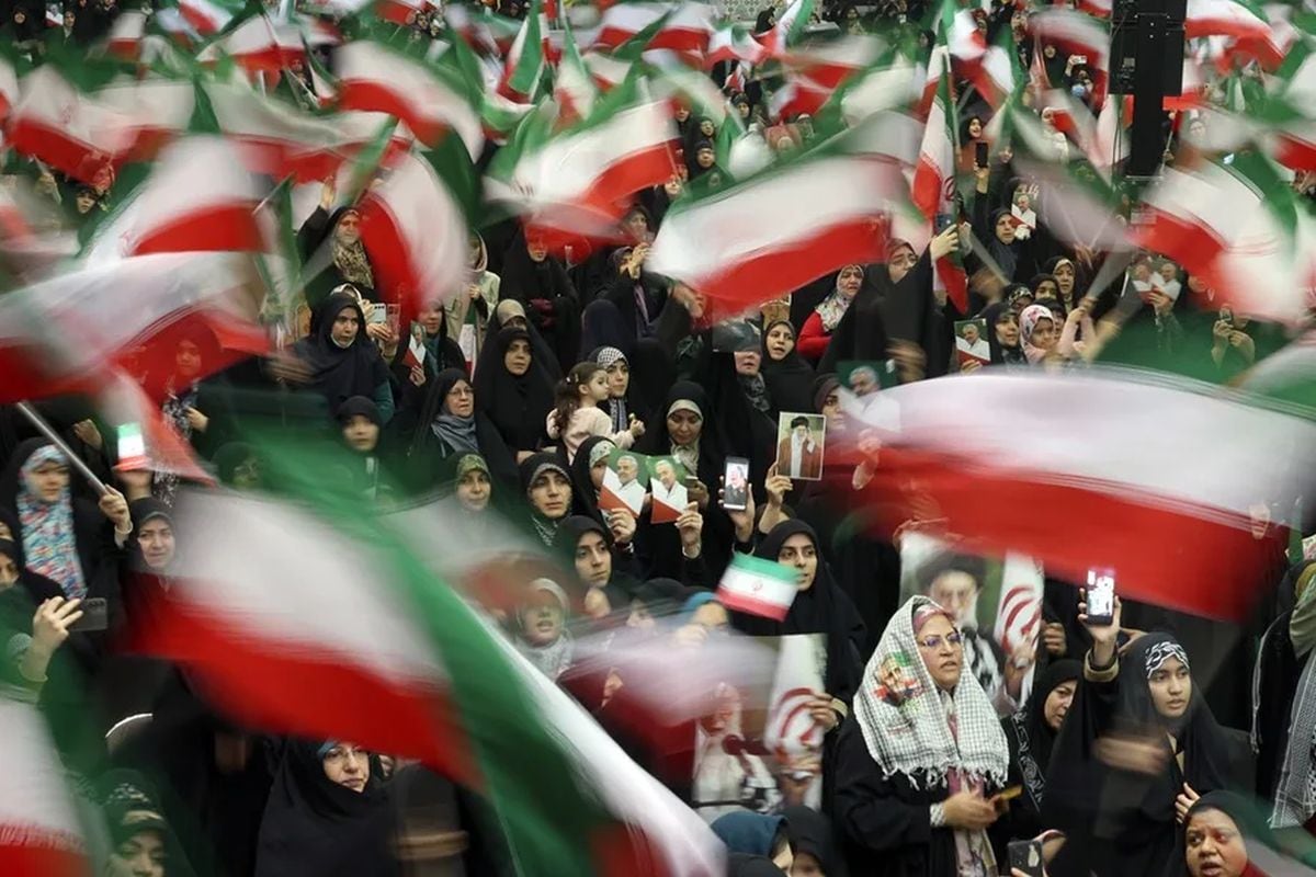 El portavoz del ejército iraní, general Mohamad Akraminia, aseguró que la respuesta sería “contundente” e inmediata. Foto: EFE/EPA/Abedin Taherkenaeh