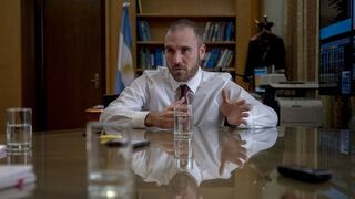 Ministro argentino de Economía se enfrenta a Wall Street