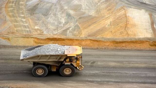 Minería se contrae 6.1% en abril, el primer declive mensual del año