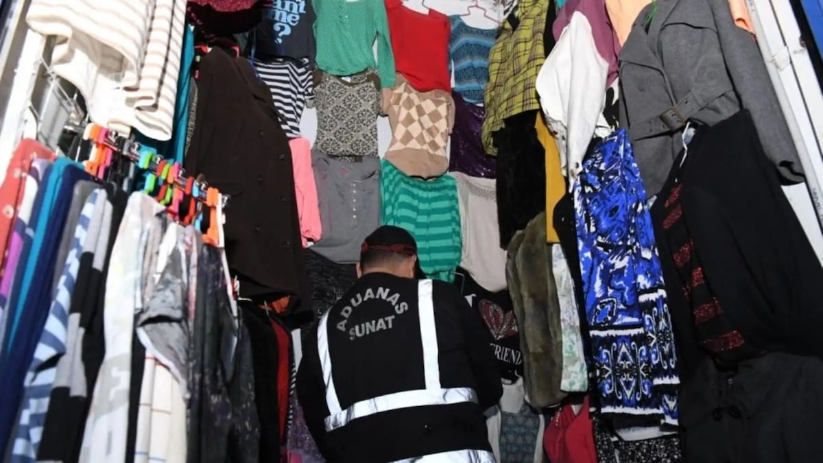 El lado oscuro de importar ropa de segunda mano: ¿Por qué se asocia a economías ilegales?