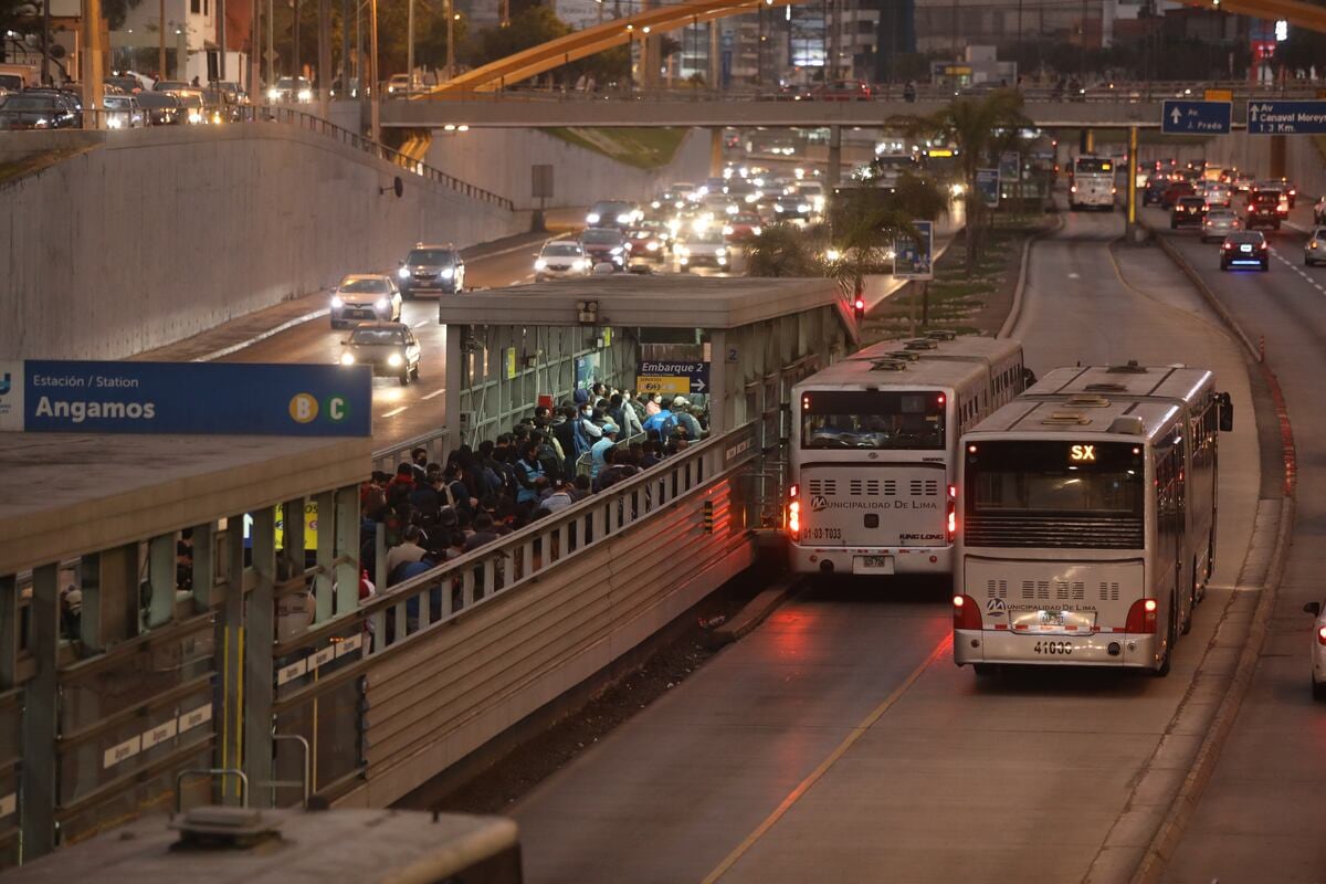 Conoce los horarios del transporte urbano en Lima
