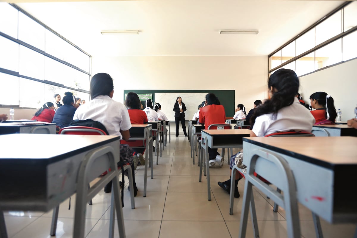 Precio como prioridad: El 66% elige el establecimiento principalmente por el precio, seguido por promociones y variedad de productos. Foto: Andina