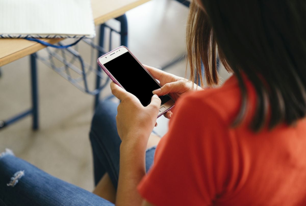 El Gobierno de Canadá impulsa una ley que prohibiría el acceso a redes sociales a menores de 16 años como parte de una estrategia de protección digital. Foto: Freepik.