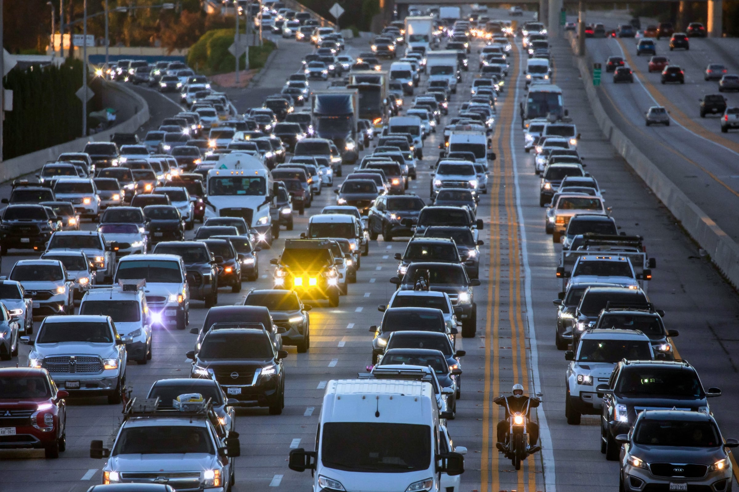 Los Ángeles es una de esas ciudades que no para y que su costo de vida es muy elevado (Foto: AFP)