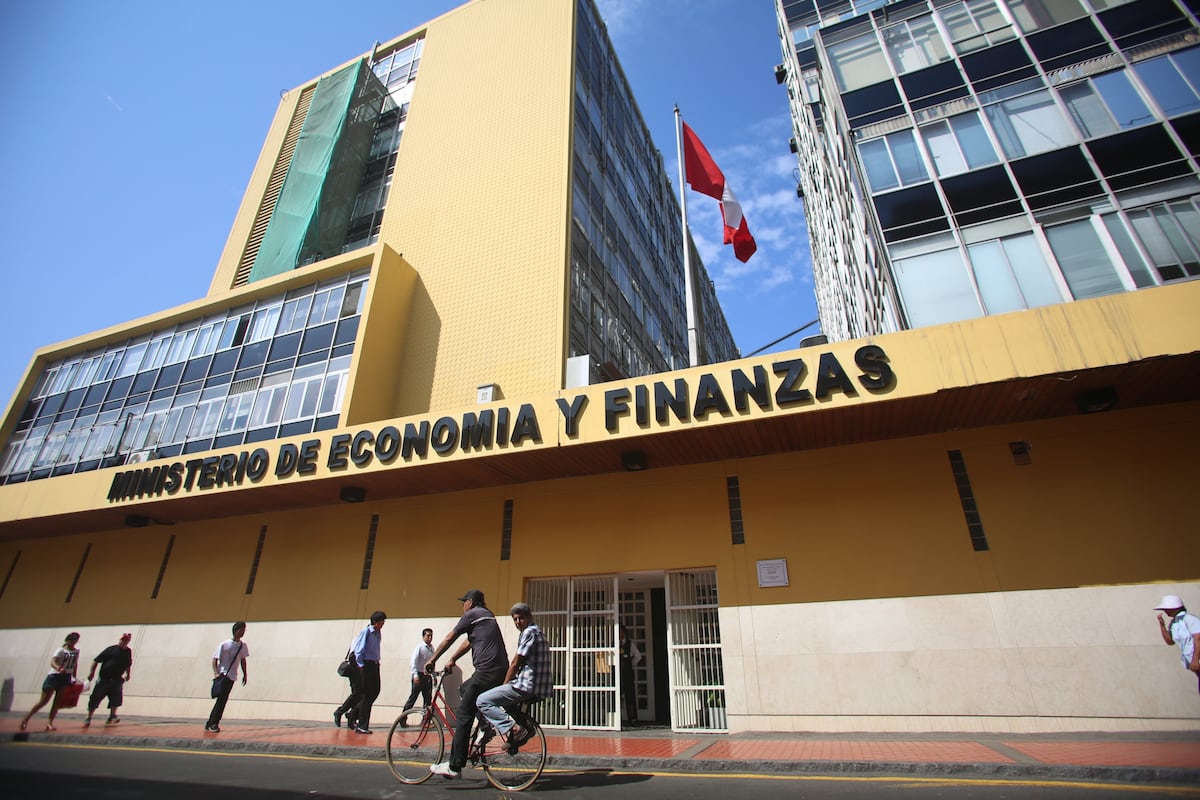 Es una buena noticia que el MEF haya establecido una comisión especializada para definir cómo fortalecer nuestro mercado de capitales. (Foto: USI)
