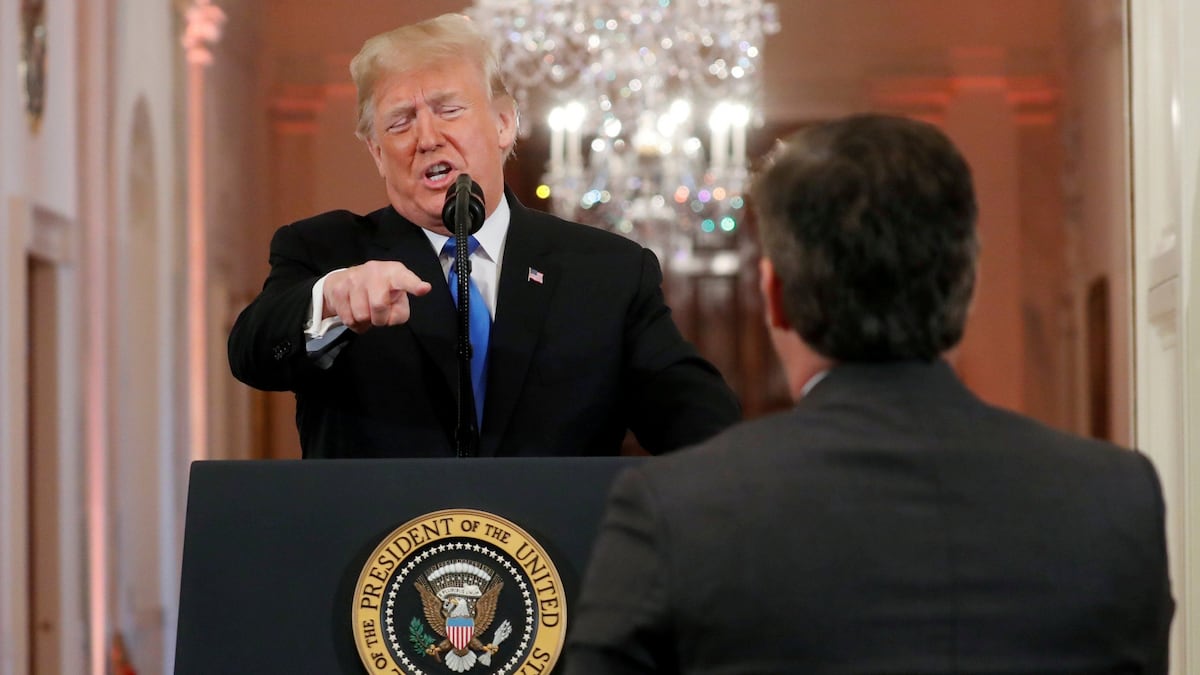 Grandes cadenas de TV de EE.UU. suspenden cobertura conjunta de Trump en apoyo a CNN