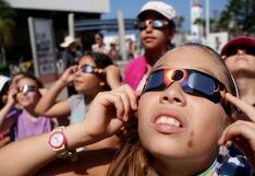 Eclipse solar 2024: los lentes adecuados para ver el evento astronómico y dónde conseguirlos gratis en Estados Unidos