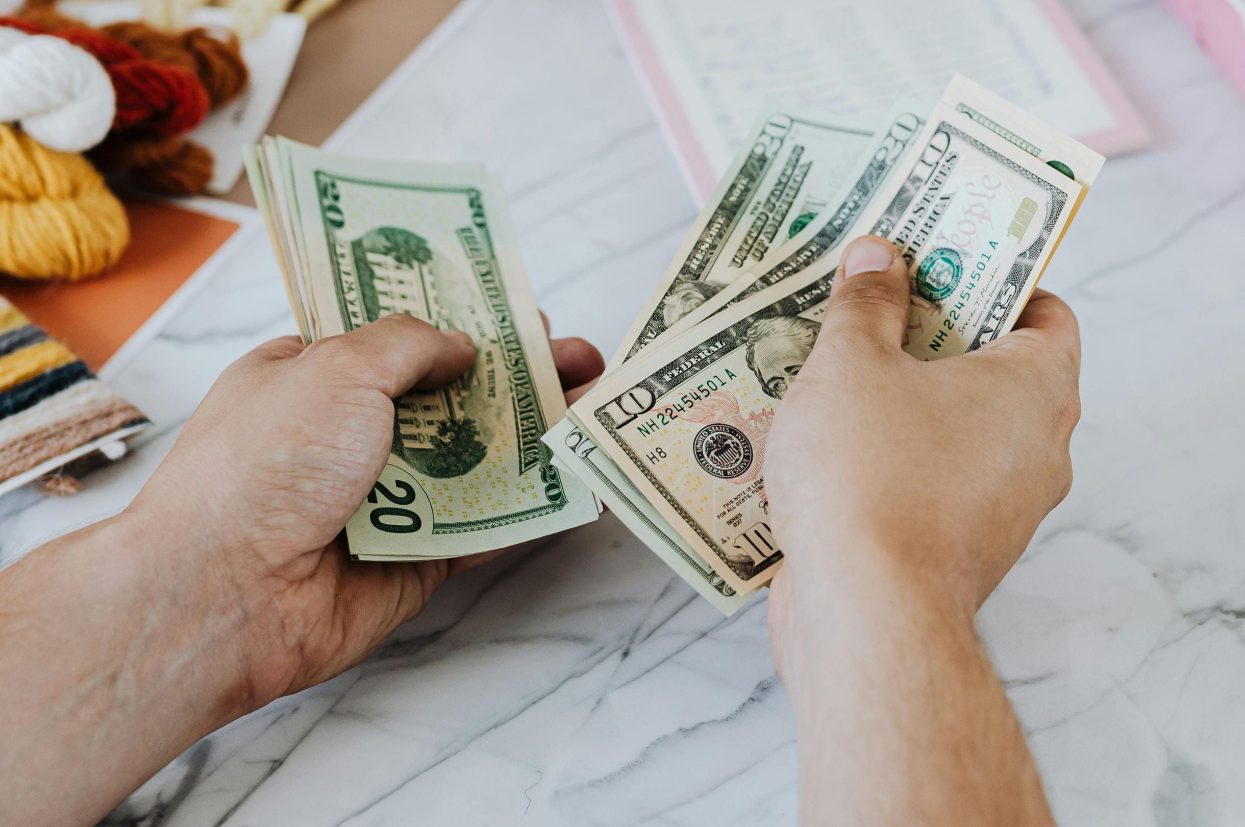 El costo de vida influye en los aumentos del salario mínimo estatal. (Foto: Karola G / Pexels)