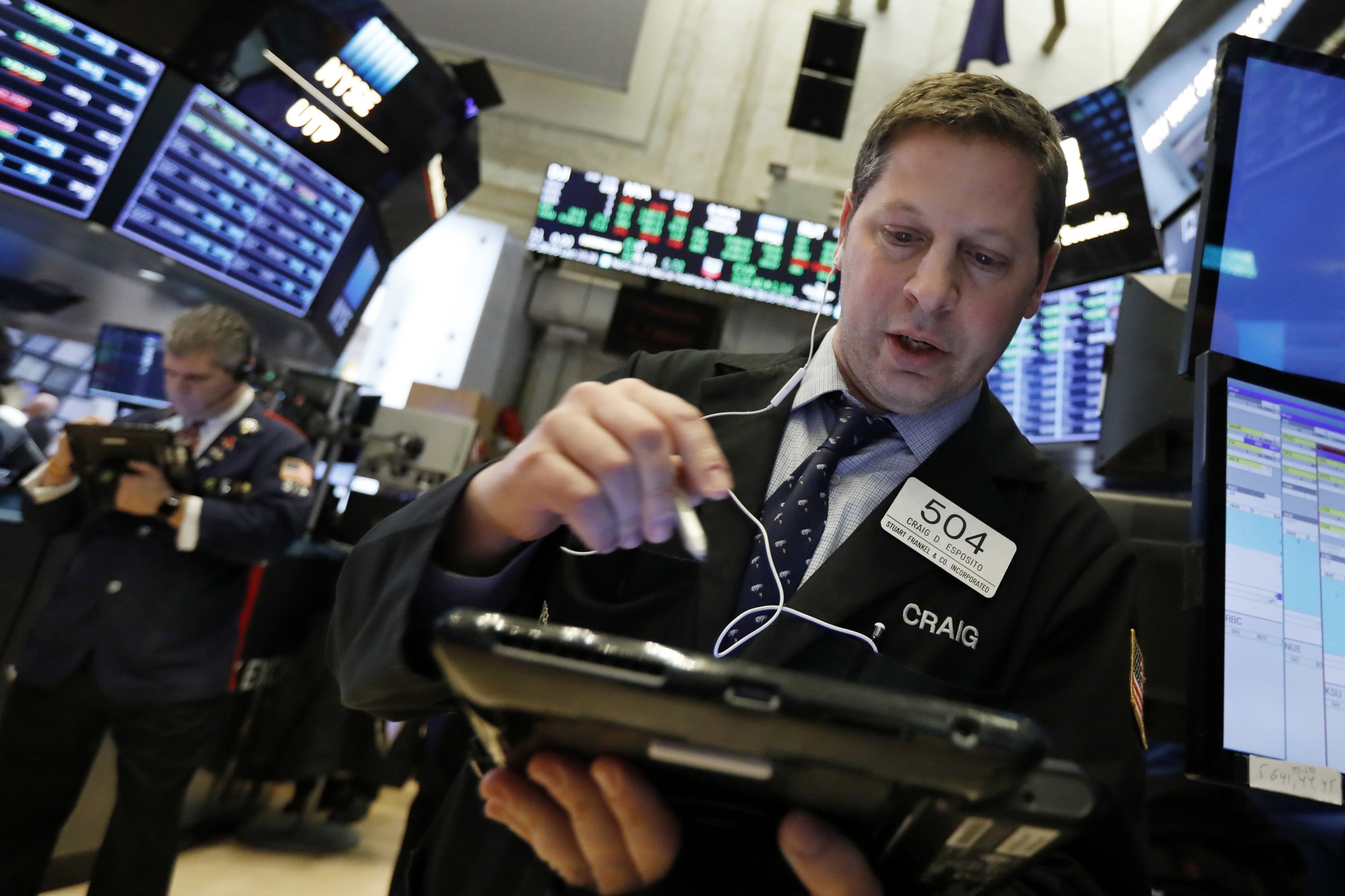 Las acciones de las 'Siete Magníficas' con mejor rendimiento en el año son Nvidia (11.9%), Alphabet (11.7%) y Apple (9.3%). Foto: AP.