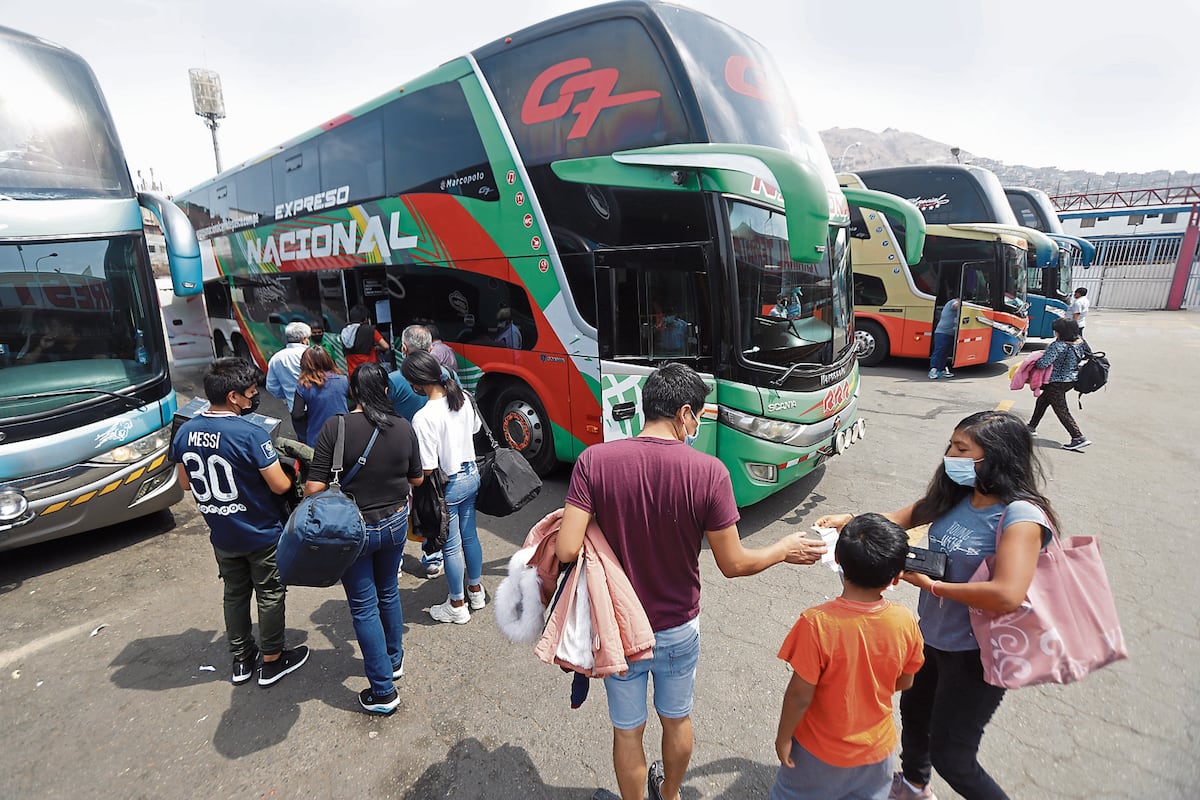 Alrededor de 90 millones de pasajeros se trasladaban en el 2019, entre vía aérea y terrestre. Fotos: EDUARDO CAVERO