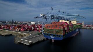 ¿Qué sigue tras fallo judicial que pone en jaque el poder de Trump para fijar aranceles?