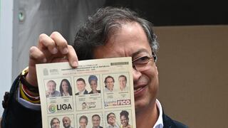 Colombia: Petro vota “con esperanza de cambiar la historia” y llevar izquierda al poder