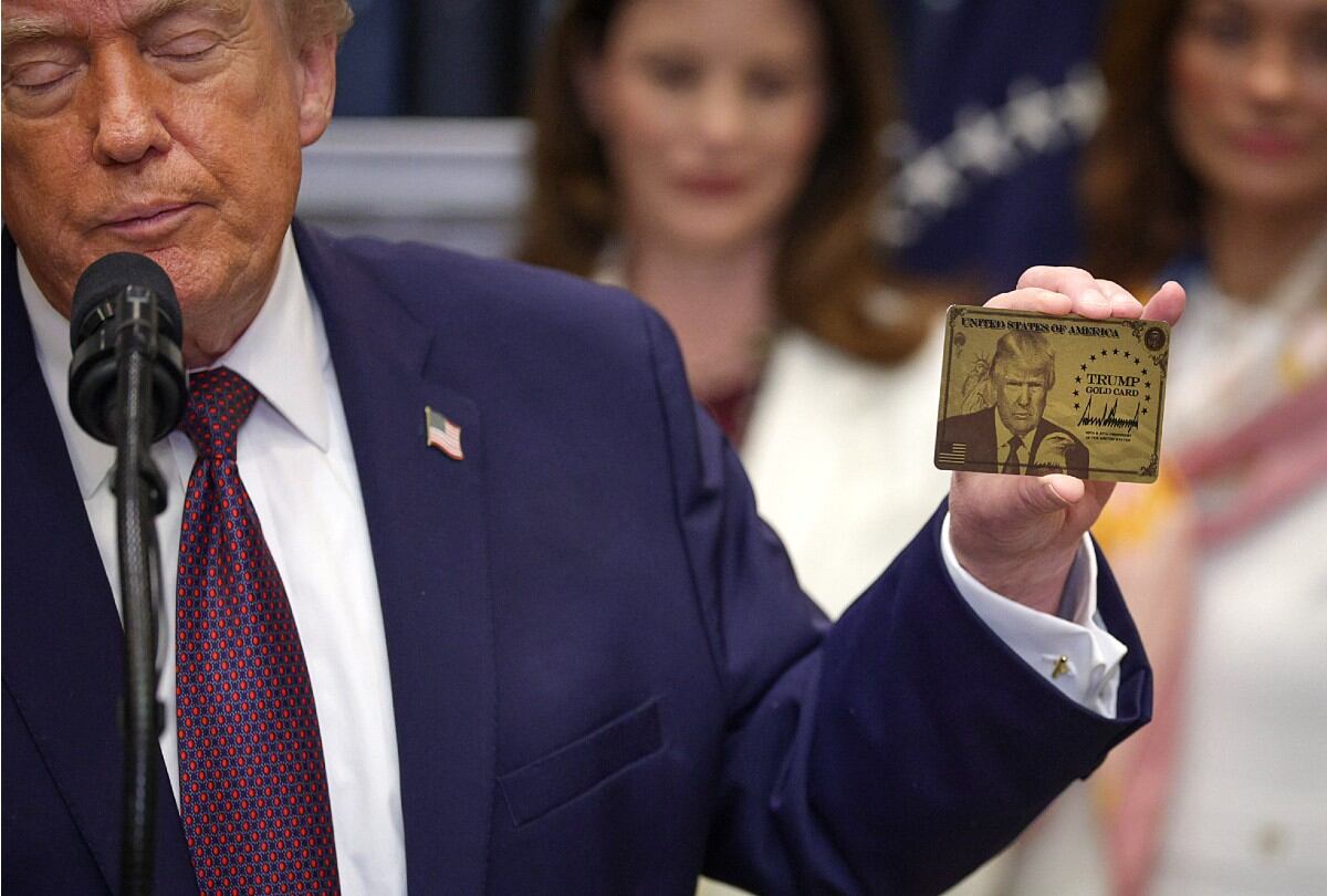 La "Trump Gold Card" permite obtener residencia en EE.UU. pagando $1 millón. | Crédito: ALEX WONG / GETTY IMAGES NORTH AMERICA / GETTY IMAGES VIA AFP