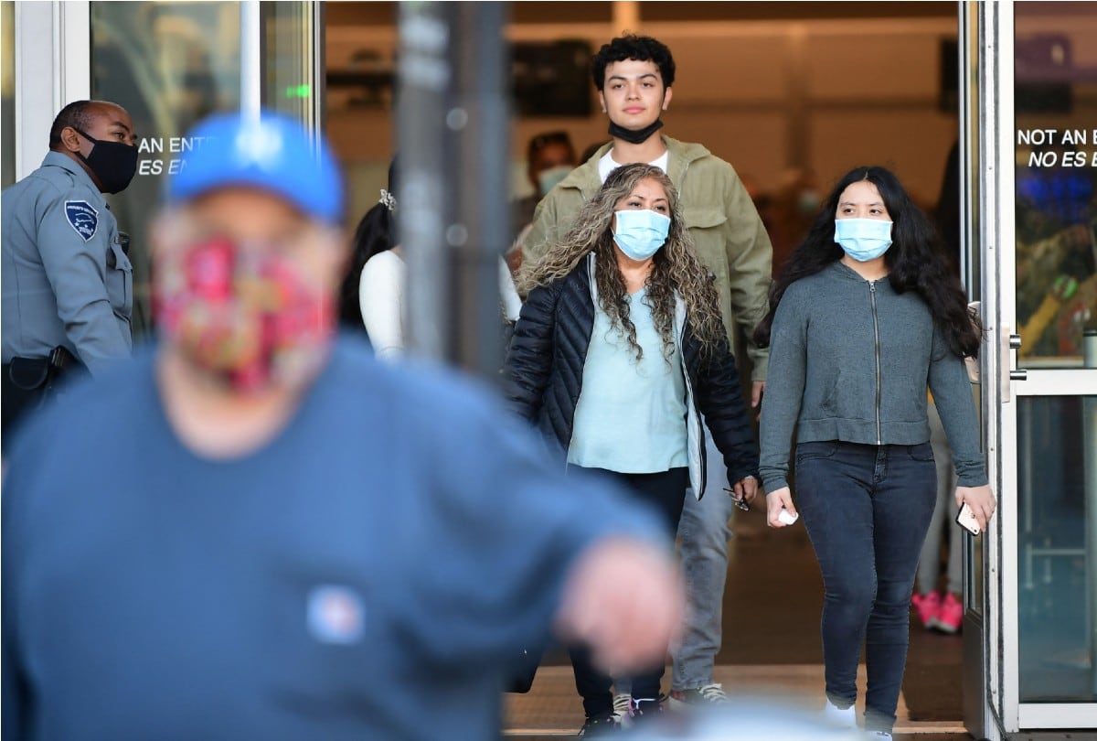 Según el CDC, en EE.UU. las reuniones y viajes incrementan el riesgo de propagación de virus respiratorios. | Crédito: Crédito Frederic J. BROWN / AFP
