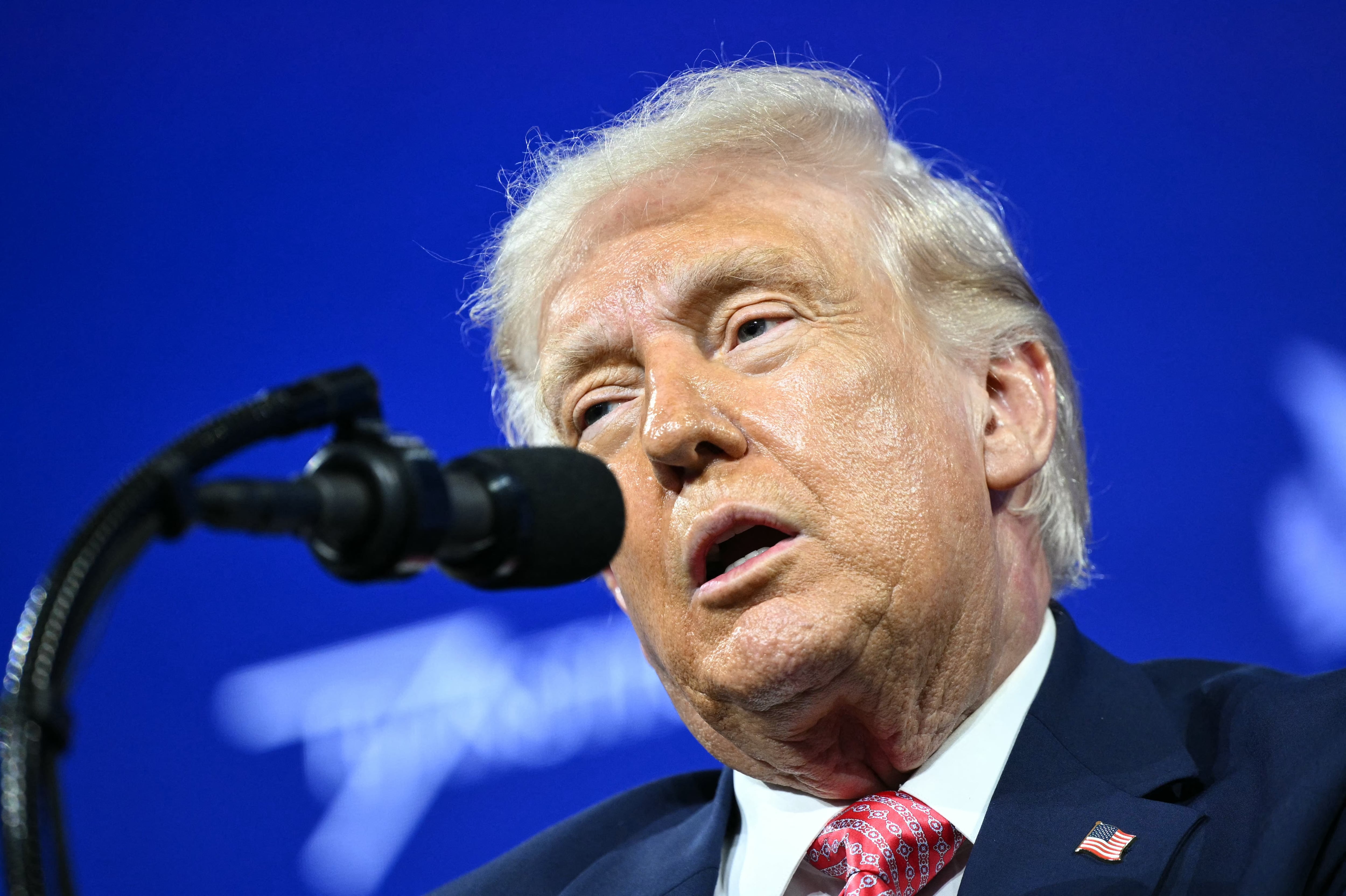 Farmacéuticas tendrán hasta 180 días para negociar con el Gobierno (FII, por sus siglas en inglés) en Miami Beach, Florida, el 27 de marzo de 2026. (Foto de Mandel NGAN / AFP).