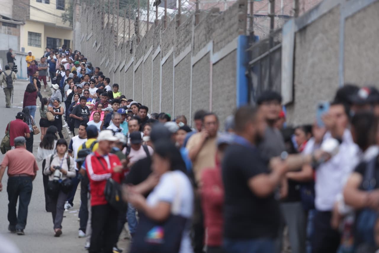 “No se trata de defender o atacar a ningún candidato en particular, sino de defender la democracia y de garantizar que el resultado electoral sea el fiel reflejo de la voluntad ciudadana, conforme lo exige el artículo 176° de la Constitución". dijo la CCL. (Foto: Julio Reaño / @photo.gec)