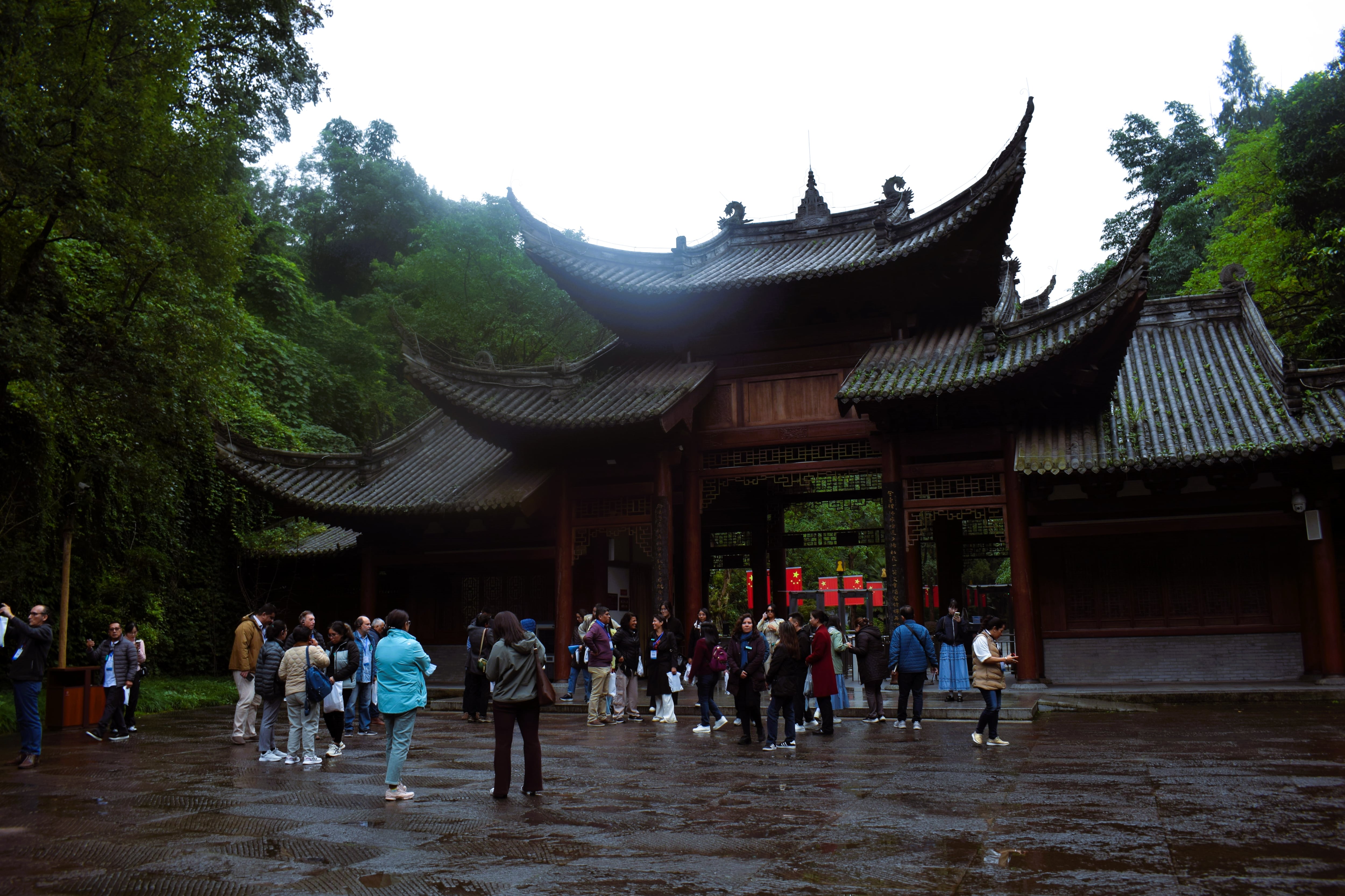 El ingreso a los Tallados rupestres de Dazu, patrimonio mundial. Está en Chongquing y es una parada obligada.
